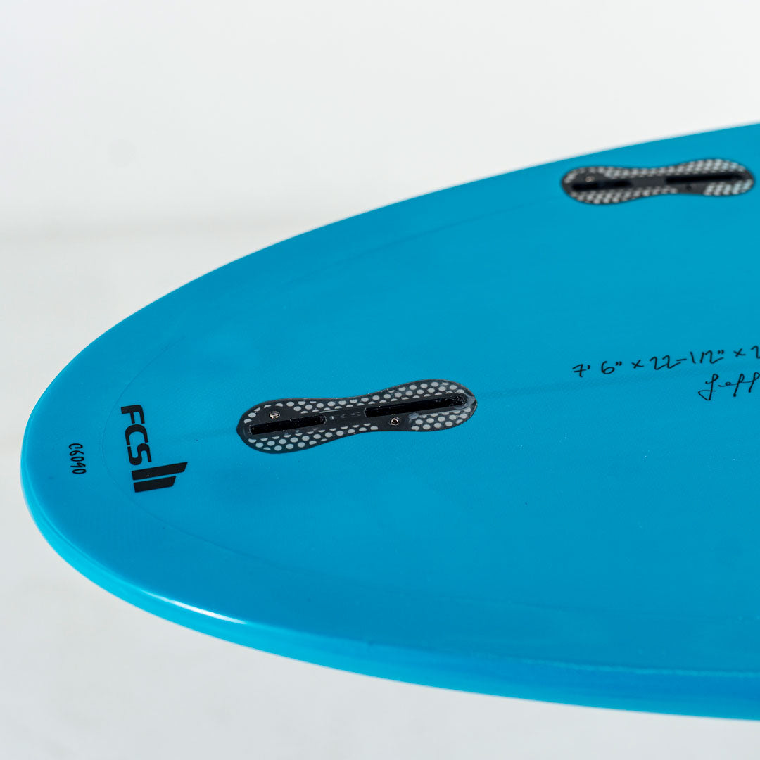 Circle One Heritage 7 6 blue tail