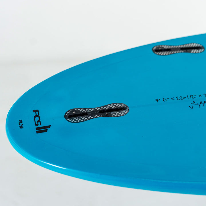 Circle One Heritage 7 6 blue tail