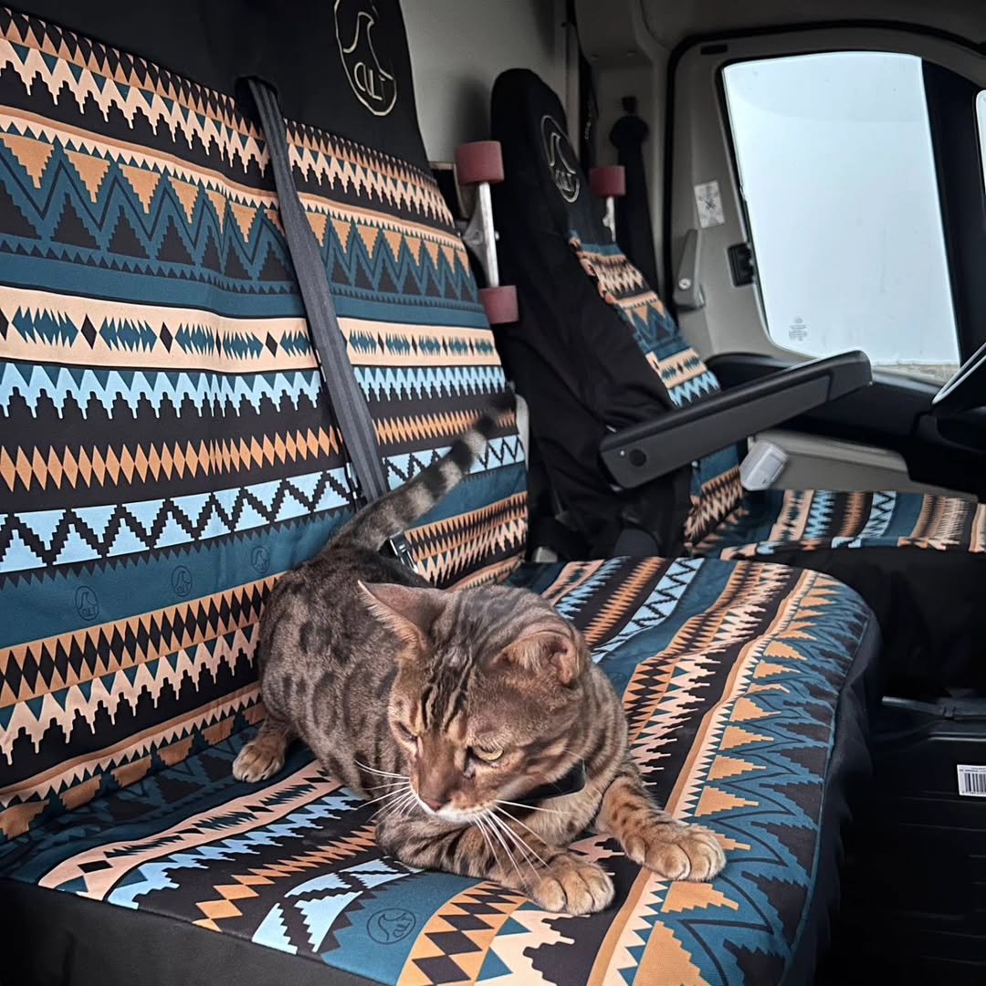 Double front seat cover AZTEC Black and White